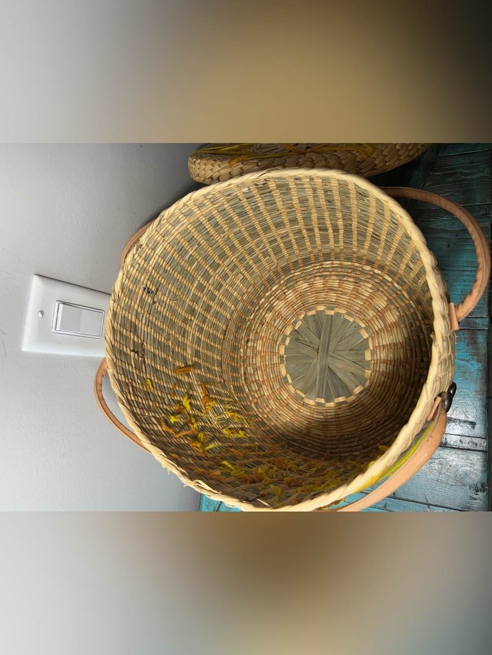 Vintage Raffia Basket Purse w/ Lid Floral Appliqué Boho Woven Straw Bag - Picture 11 of 15